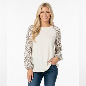 LOVELY J leopard print top size medium